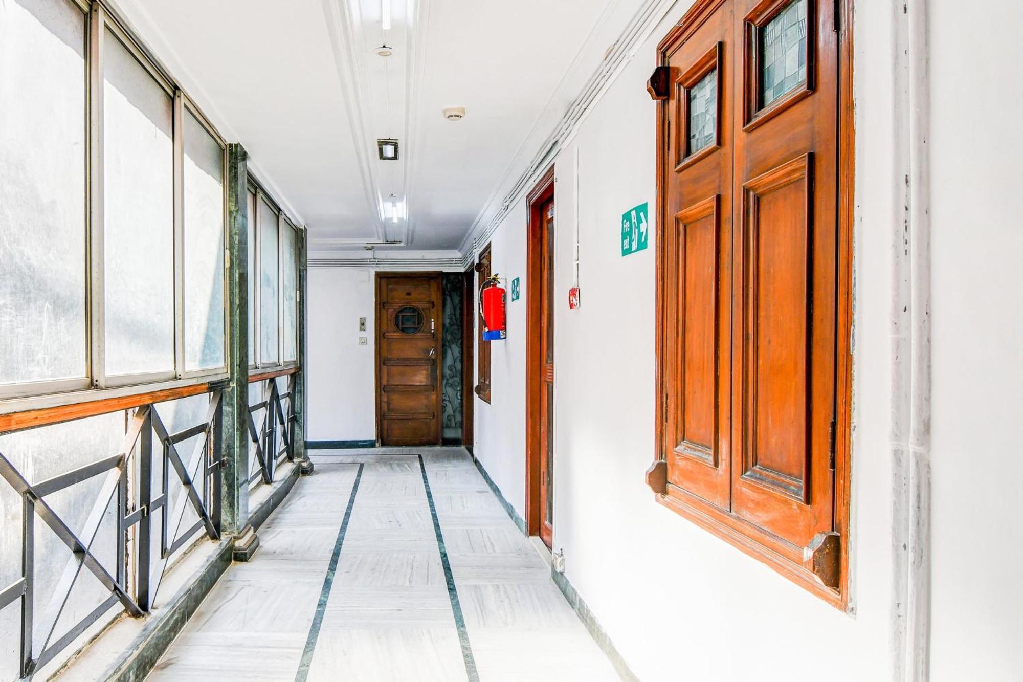 Super Hotel O Lenin Sarani Kalkutta Exterior foto